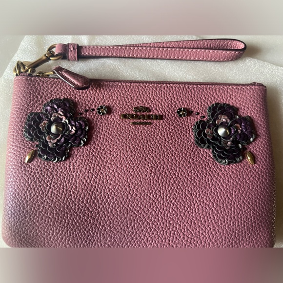 🤩Coach Tea Rose Primson Sequin Appliqué Wristlet-HTF - Picture 2 of 6